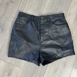 Vintage 90s Black Leather Women’s shorts